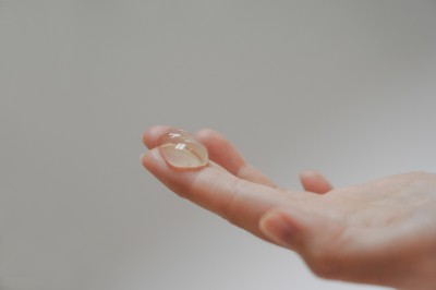 Νιασιναμίδη: Ο απόλυτος οδηγός για λαμπερή, ομοιόμορφη και ενυδατωμένη επιδερμίδα